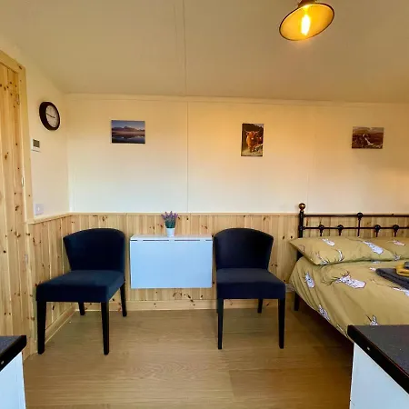 Per Ardua Shepherds Hut Fort William Exterior foto